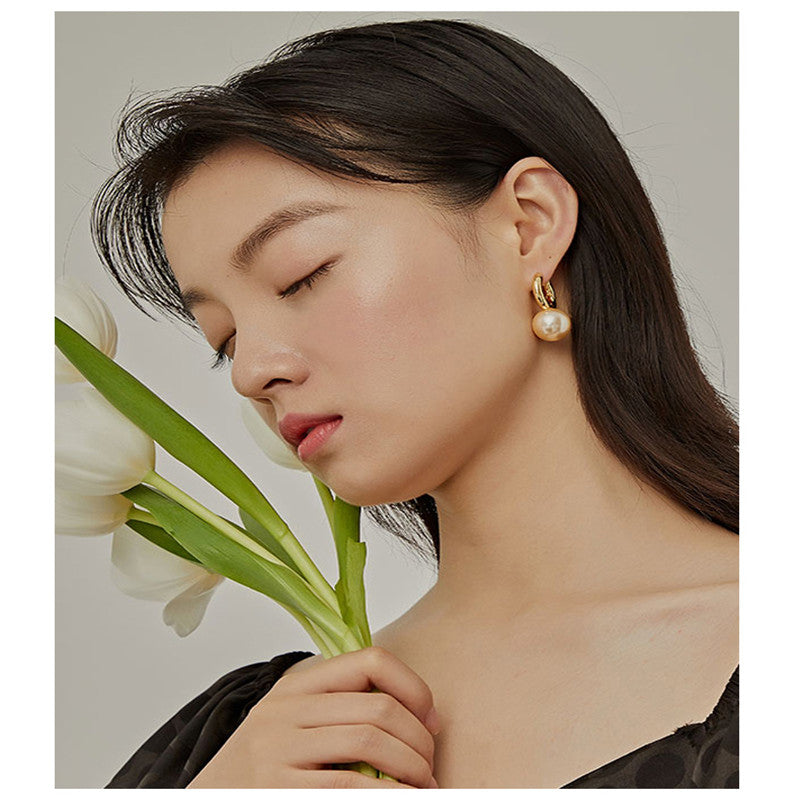 Gold-tone huggie hoops with pearl-style drop